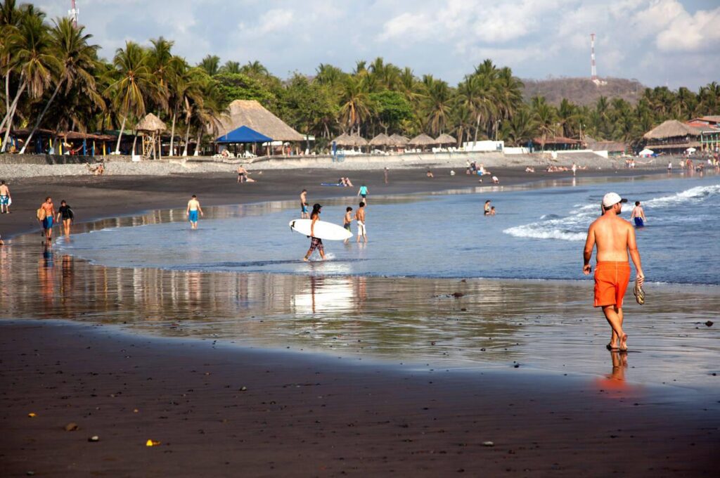 Playa El Tunco, a vibrant surf and beach destination