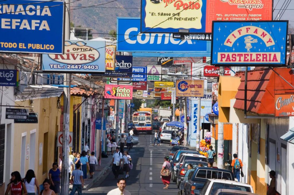 business district advertising in Santa Ana El Salvador