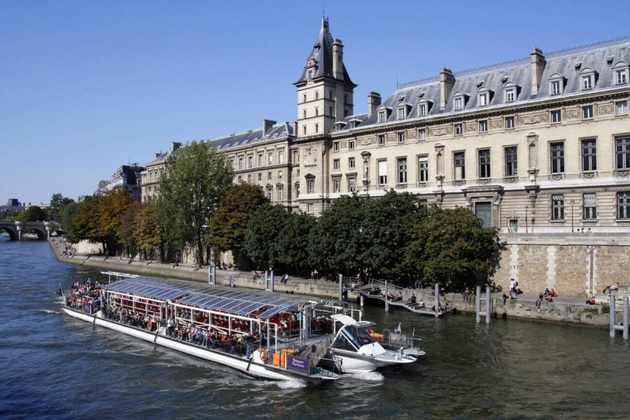 Seine River Gourmet Dinner & Sightseeing Cruise